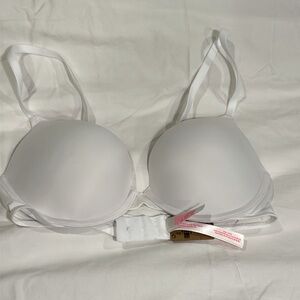 Victoria’s Secret Wear Everywhere Push-up Bra